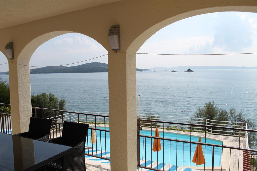 Apartments Villa Marija Seget Vranjica Eksteriør billede