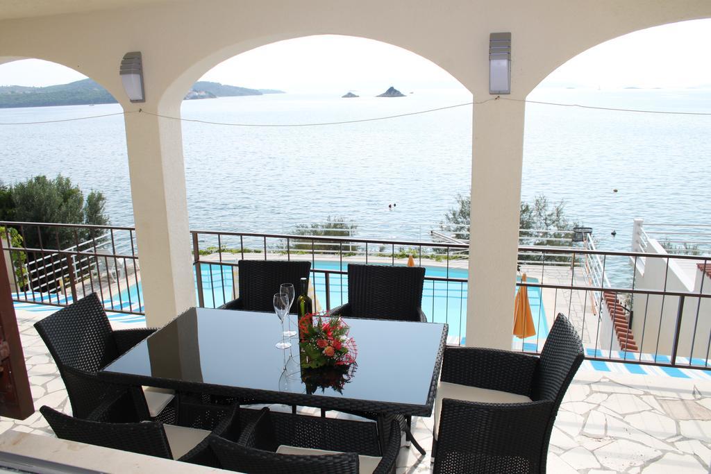Apartments Villa Marija Seget Vranjica Værelse billede