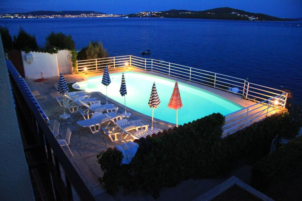 Apartments Villa Marija Seget Vranjica Eksteriør billede