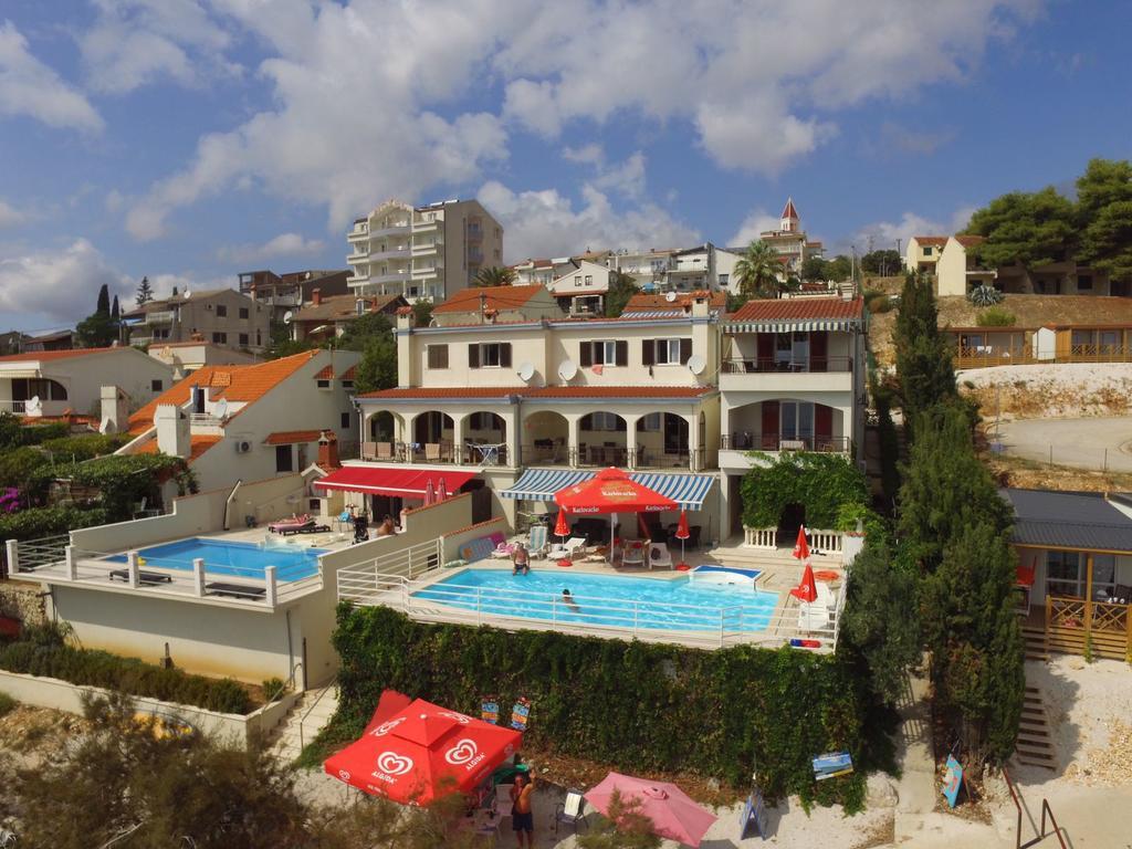 Apartments Villa Marija Seget Vranjica Eksteriør billede