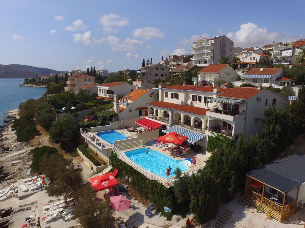 Apartments Villa Marija Seget Vranjica Eksteriør billede